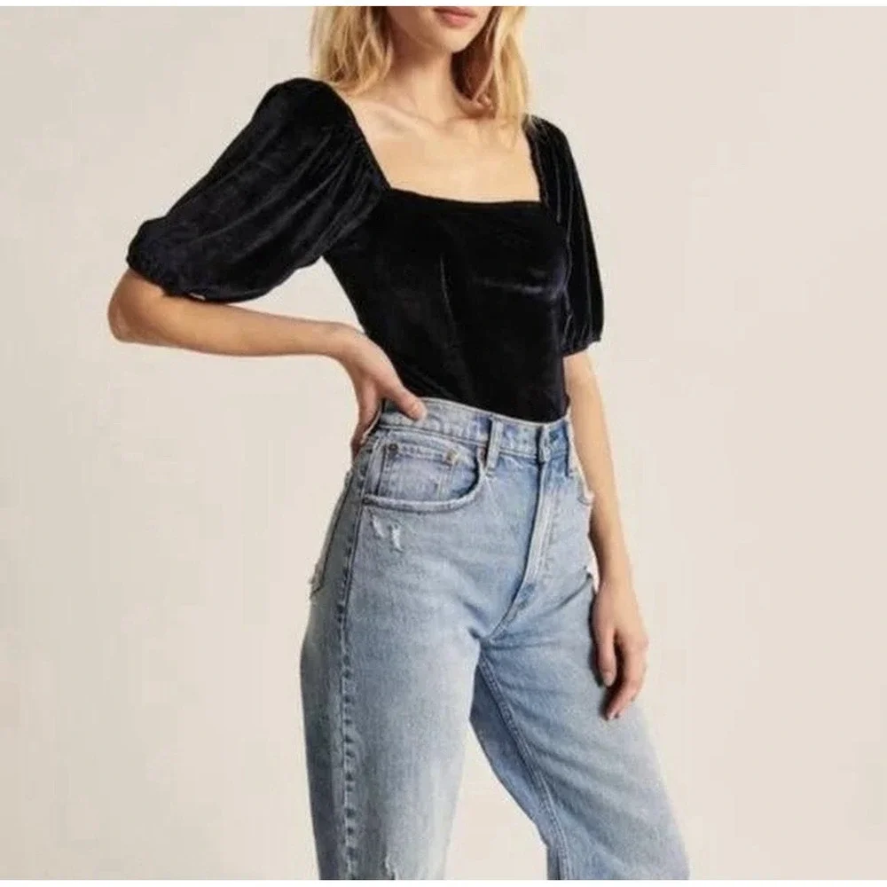 Reformation Luka Top Sz 4 Black Silk Blend Whimsy Goth Smocked Back Puff Sleeves